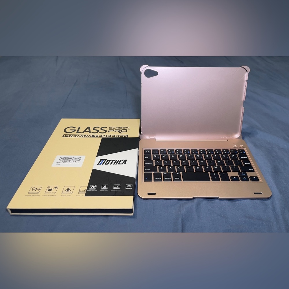 IPAD MINI 6 ROSE GOLD KEYBOARD CASE WITH 1-MOTHCA MATTE SCREEN PROTECTOR